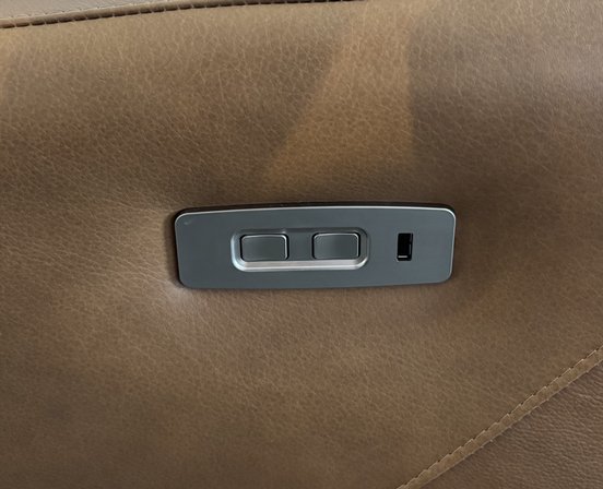 Fauteuil inclinable motorisé et appui tête motorisé de Bugatti