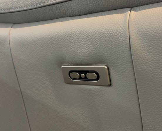 Fauteuil inclinable berçant pivotant motorisé et appui tête motorisé de Elran