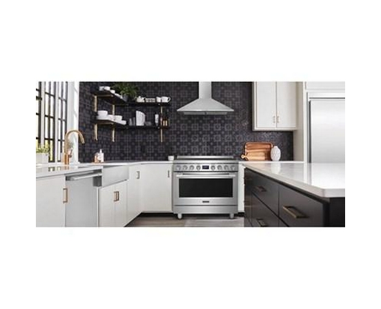 Frigidaire Professional 36-Inch Freestanding Gas Range With True Convection Technology - PCFG3670AF