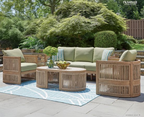 Outdoor dining set