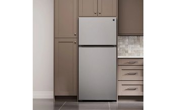 Kenmore 30-Inch, 18.2 Cu. Ft. Top-Freezer Refrigerator With Full-Width Tempered-Glass Shelves - 46-62315