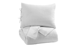 Q781003Q - Maurilio 3-Piece Queen Comforter Set by Ashley