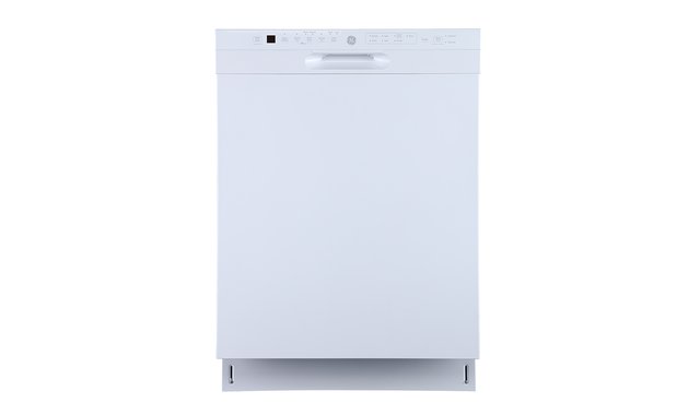 GE 24 Built-in Front Control Dishwasher - GBF655SGPWW