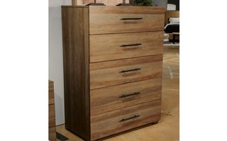 5 Drawer Chest by Ashley