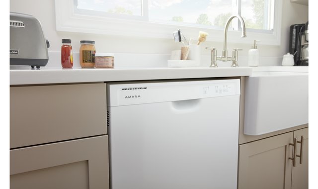 Amana dishwasher with triple filter deals wash system