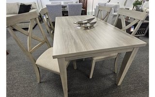 Table avec 4 chaises LIQUIDATION