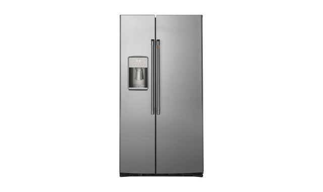 GE Café 21.9 cu. ft. Side-by-Side Refrigerator - CZS22MP2NS1