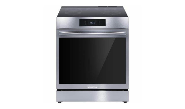 Frigidaire Gallery Electric Range with Induction Plate - GCFI306CBF