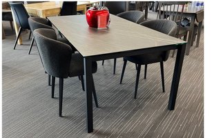 Bennington table by Amisco