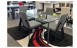Table by Amisco