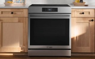 Frigidaire Gallery 30-Inch Front Control Induction Range With Total Convection - GCFI306CBF