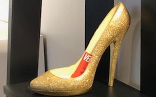 Gold shoe