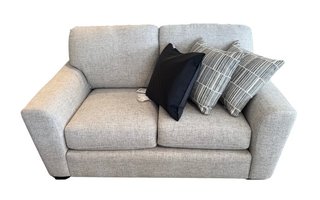 Fixed loveseat ***LIQUIDATION***
