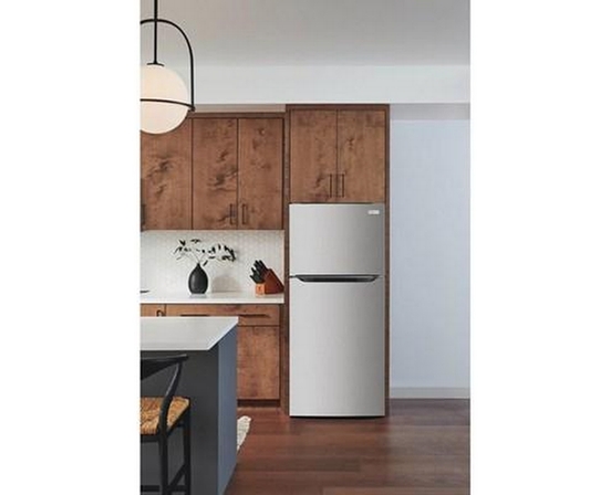 Frigidaire 30-Inch, 18 Cu. Ft. Freestanding Garage Ready Top Freezer Refrigerator -