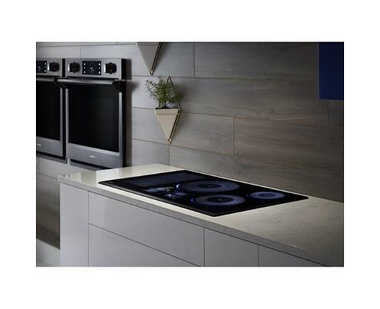 Samsung 36-Inch Built-In Induction Cooktop With Virtual Flame Technology™ - NZ36K7880UG/AA