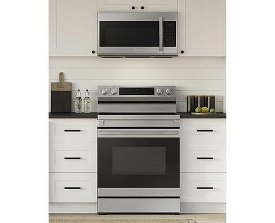 Samsung 30-Inch Freestanding Electric Range With Wi-Fi Connect - NE63A6511SS/AC