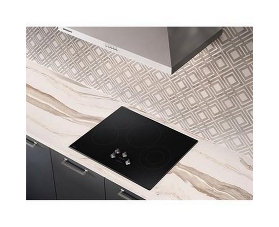 Samsung 30-Inch Built-In Electric Cooktop With Knob Controls - NZ30FG5332RKAA
