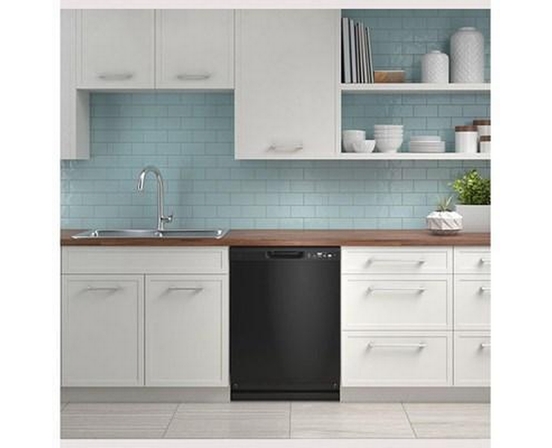 GE Built-In Dishwasher With Power Cord - GDF511PGRBB